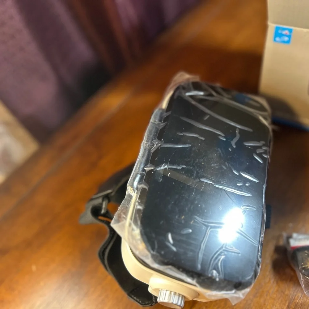 Smartphone VR Headset - Black and White